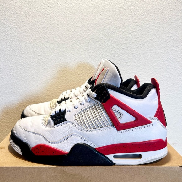 Jordan 4 Retro Red Cement size 9 DH6927-161 2023 PRE-OWNED - Picture 2 of 9